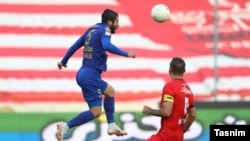 Two Iranian soccer teams, Esteghlal and Persepolis, face off (file photo)