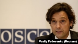 Matteo Mecacci, the director of the OSCE’s Office for Democratic Institutions and Human Rights, said "today's step was unavoidable" due to the restrictions Russia placed on the number of election observers. (file photo) 