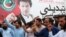 شادی هواداران عمران خان پس از اعلام انتخاب وی به عنوان نخست وزیر پاکستان