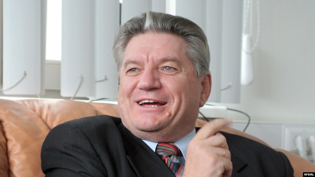 Виктор Алкснис