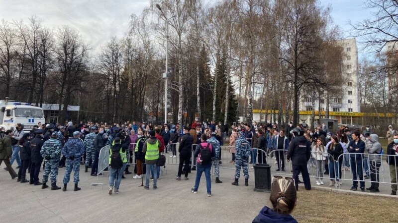 Русия шәһәрләрендә Навальныйны яклау чаралары уза, йөзләгән кеше токарланды