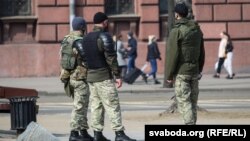 Спецназ на улицах Минска в преддверии анонсированной акции протеста, 27 марта 2021 года.
