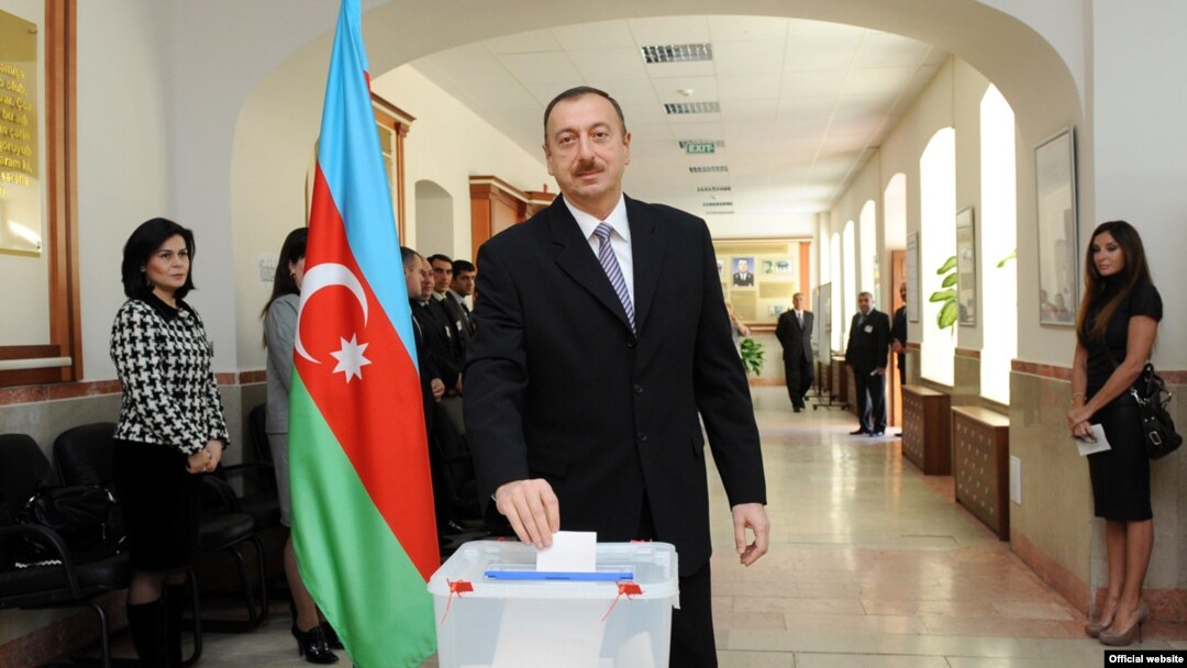 İlham Əliyev səs verir