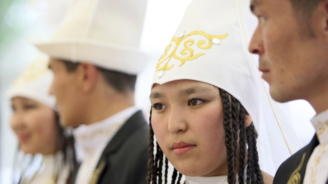 Бу бөлмесіндегі қыздардың жасырын камерасы