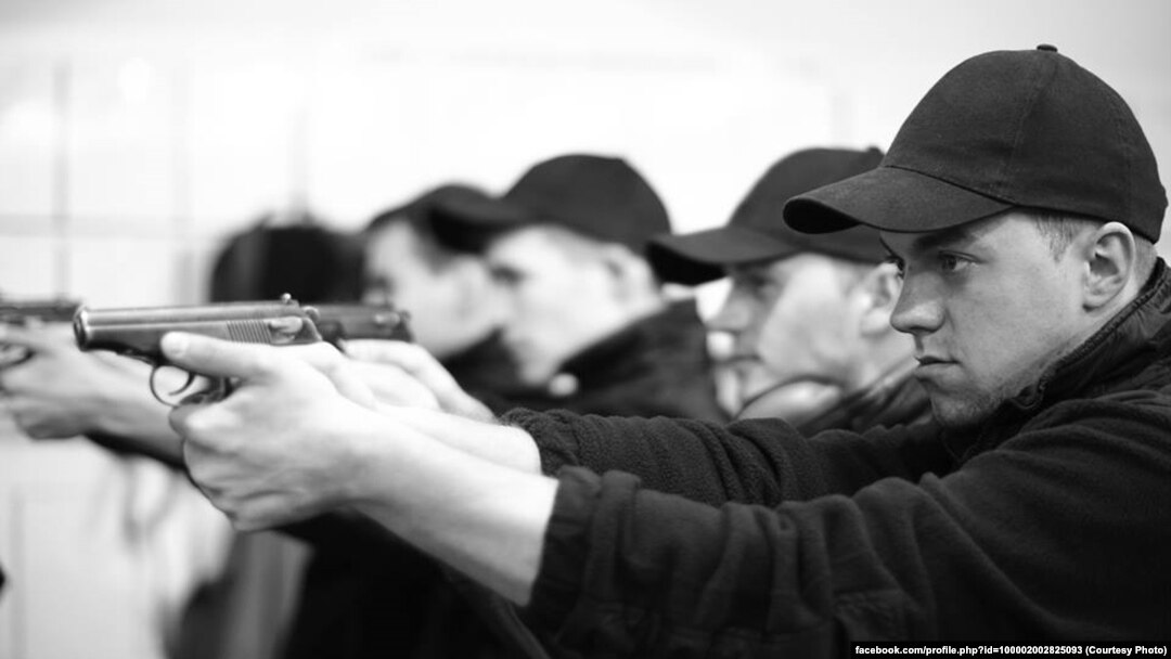 Будущий сотрудник новой украинской полиции Михаил Киндракевич (на переднем плане) во время одной из тренировок