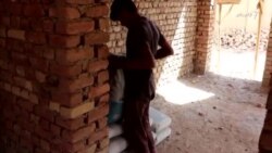 شکرالله د ژوندي پاتې کېدلو لپاره کار کوي