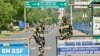 Pripadnici Indijskih graničnih sigurnosnih snaga (BSF)na straži u blizini indijsko-pakistanskog graničnog prijelaza Wagah, oko 35 km od Amritsara, 3. maja 2025.