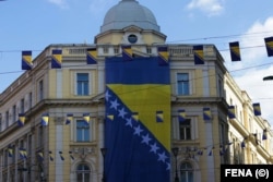 Zvanična zastava BiH u centru Sarajeva, 2021.