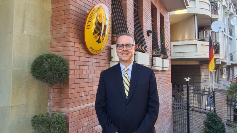 საქართველოში დაბრუნებული გერმანიის ელჩი მადლობას უხდის კარგ ადამიანებს, მეგობრებს