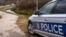 Një automjet i Policisë së Kosovës pranë kanalit të ujit Ibër-Lepenc. 