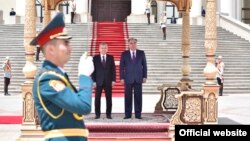 Президент Шавкат Мирзиёев расмий ташриф билан 10-11 июнь кунлари Тожикистонда бўлган эди.