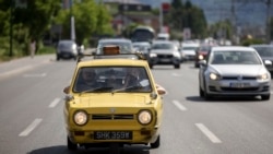 Replika legendarnog auta iz serije Mućke na sarajevskim ulicama