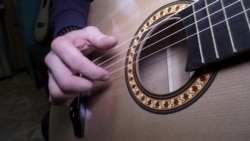 Боевые гитары и люди, которые их делают