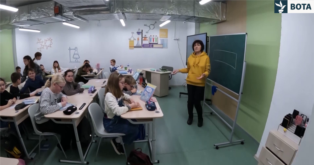  Ndihemi të sigurt këtu   Brenda shkollave nëntokësore në Ukrainë