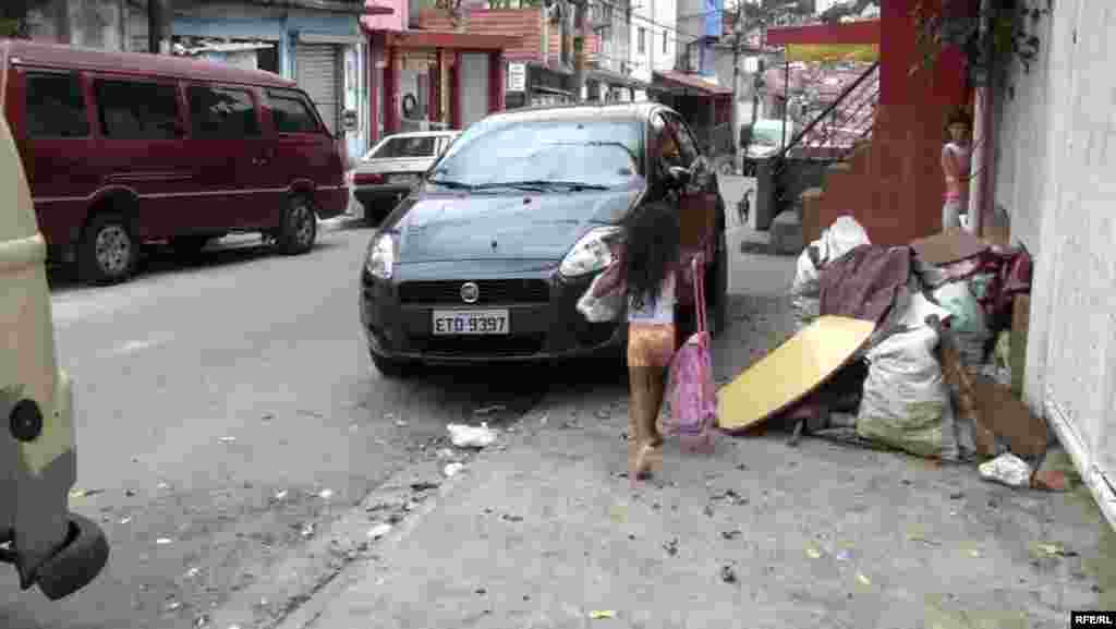 Paraisapolis Community Program #49