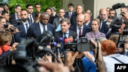 Böyük Britaniyanın xarici işlər naziri D.Lemmi, Almaniyanın xarici işlər naziri Y.Vadeful, Fransanın xarici işlər naziri J.N.Barro və Aİ-nin xarici işlər və təhlükəsizlik siyasəti üzrə ali nümayəndəsi K.Kallas İranın xarici işlər naziri ilə görüşdən sonra açıqlama verirlər.