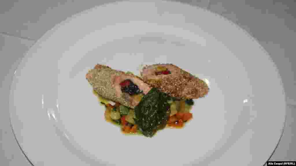 Ruladă din peşte, în interpretarea bucătarului din Moldova
