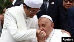 Imam Džakarte Nasarudin Umar i papa Franjo, Indonezija, 5. septembra 2024.