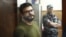 Оппозиционный политик Илья Яшин во время суда (Архивное фото)