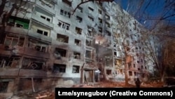 За даними місцевої влади, зафіксовано руйнування двох поверхів багатоквартирного будинку