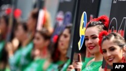 „Grid girls” la Marele Premiu F1 al Mexicului, imagine de arhivă.