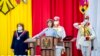 24 decembrie 2020. Președinta Maia Sandu depunând jurământul, secondată de președinta Curții Constituționale, Domnica Manole