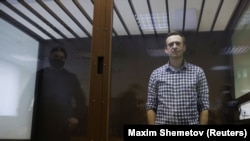 Alekszej Navalnij orosz ellenzéki vezető egy bírósági meghallgatáson Moszkvában, Oroszországban, 2021. február 20-án