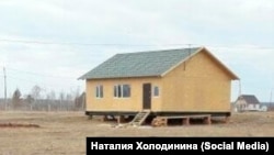 Дом многодетной семьи из Якутии в квартале Северный, оставшемся без инфраструктуры