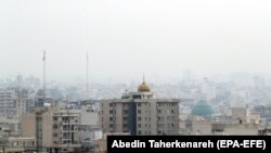 نمایی از آلودگی هوای تهران در اسفندماه ۱۳۹۹