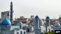 د بلخ مزارشریف ښار کې د روضې یو انځور ، ارشیف 