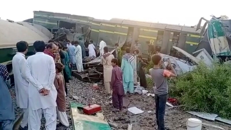 Pakistan: Të paktën 36 persona vdesin nga përplasja e dy trenave