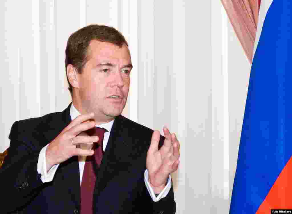 Gestică politică: adept al globalizării sau al înglobalizării?