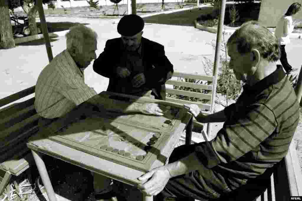 "Qocalar evi" - sonuncu dayanacaq #23