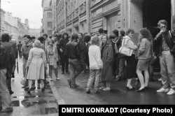 Young crowds gather outside the Leningrad Rock Club in the mid-1980s.