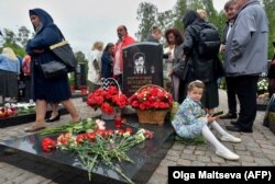 გარდაცვლილი მეზღვაურების ნათესავები სამგლოვიარო ცერემონიაზე, 2020 წ. 12 აგვისტო