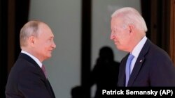 Vladimir Putin i Joe Biden u Ženevi juna 2021. godine