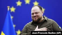 Predsednik Skupštine Ukrajine sastao se u Pragu sa predsednikom Skupštine Srbije Vladimirom Orlićem, 25. aprila u Pragu. Na fotografiji Stefančuk u Strazburu gde je održao govor pred Evropskim parlamentom u junu 2022.