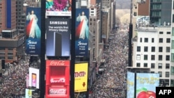 Protest „No Kings” în Times Square, New York. 28 martie 2026.