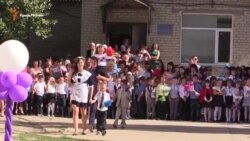 С национальным танцем: на Херсонщине дети крымских татар идут в школу