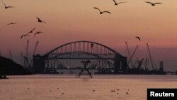 Арка Керченского моста. Архивное фото