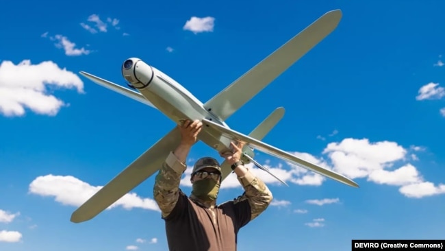 Український військовослужбовець із дроном «Булава» в 2025 році