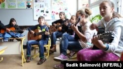 BiH-Srebrenica, young scolars participants of music school founded by the help of Austrian humanitarians