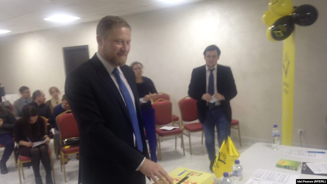 Илья Новиков