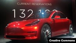 Tesla Model 3 электромобилинин прототиби. 31-март 2016.