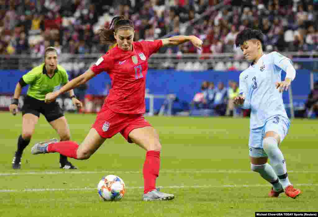 گل الکس مورگان، مهاجم آمریکایی (شماره ۱۳) به تیم تایلند