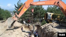 В течение пяти послевоенных лет санитарно-эпидемиологическая ситуация в Цхинвале – катастрофическая. Город разрыт, коммуникации нарушены. Процесс послевоенного восстановления в республике, который устроил здесь российский Минрегион, превратился в настоящее бедствие для местных жителей