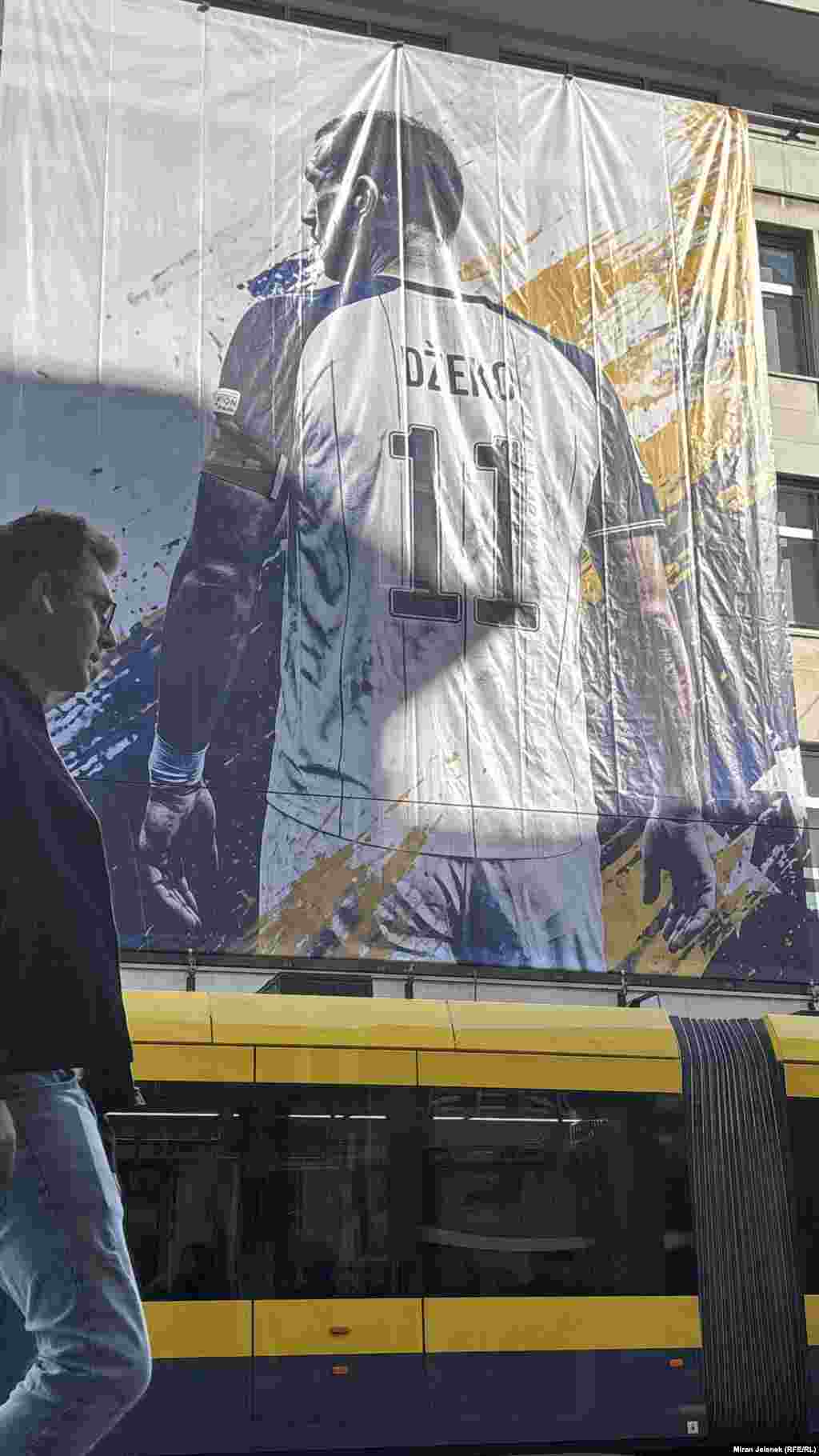 Džekino ime danas je na gradskim autobusima, trolejbusima i brojnim zgradama glavnog grada. 