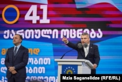 ფოტო არქივიდან: ირაკლი ღარიბაშვილი და მამუკა მდინარაძე