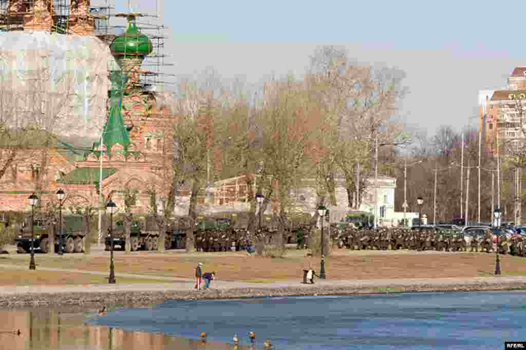 Услуги внутренних войск не понадобились...