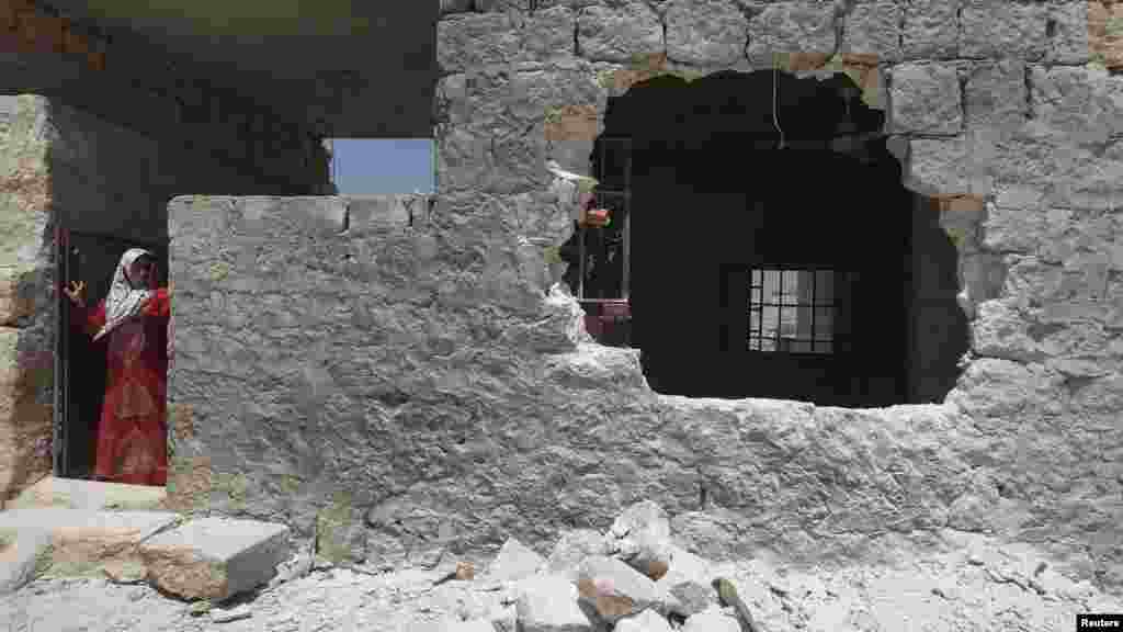 Sirija - Dramatična situacija u provinciji Aleppo, 7. august 2012. Foto: REUTERS / Zohra Bensemrayria 